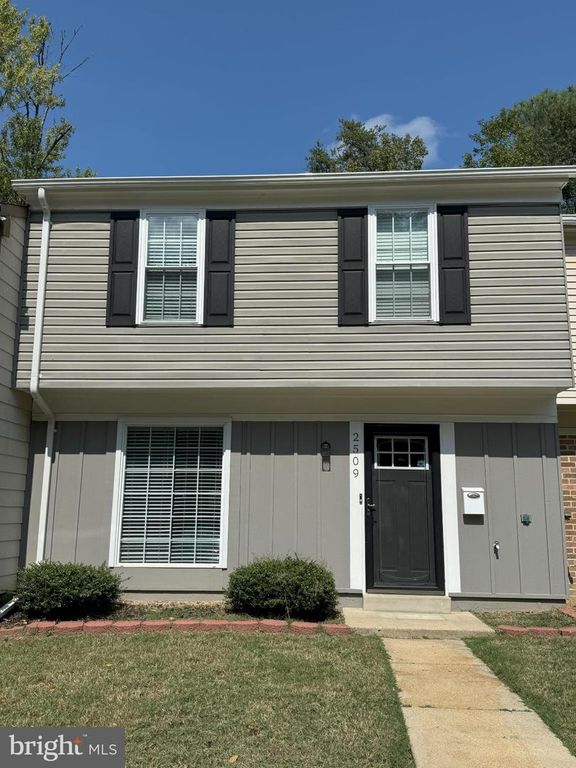 2509 ROBINSON PL, Waldorf, MD 20602