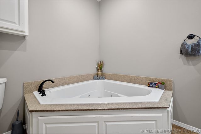 315 S Maple Street, Oologah, OK 74053