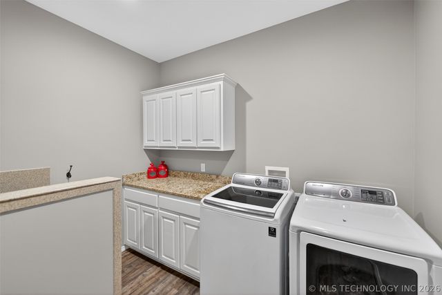 315 S Maple Street, Oologah, OK 74053