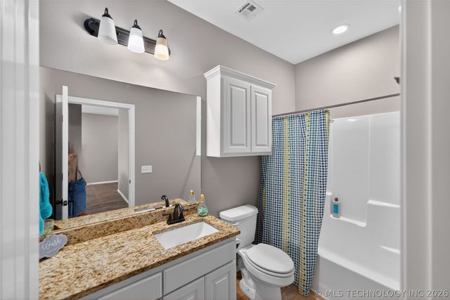 315 S Maple Street, Oologah, OK 74053