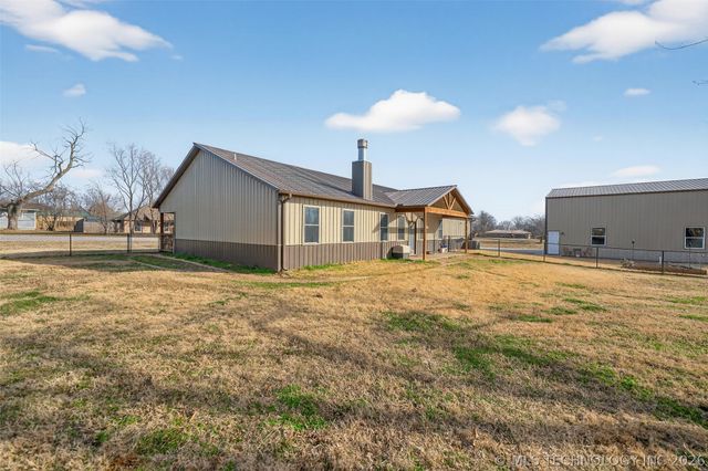 315 S Maple Street, Oologah, OK 74053