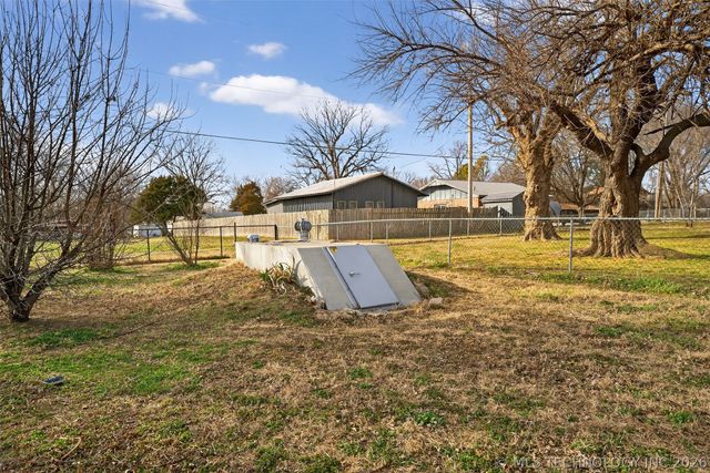 315 S Maple Street, Oologah, OK 74053