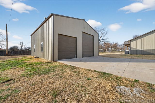 315 S Maple Street, Oologah, OK 74053