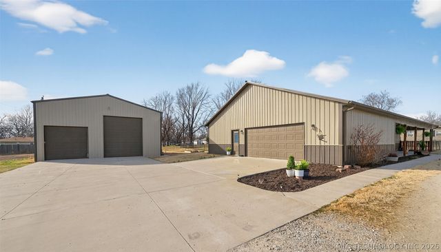 315 S Maple Street, Oologah, OK 74053