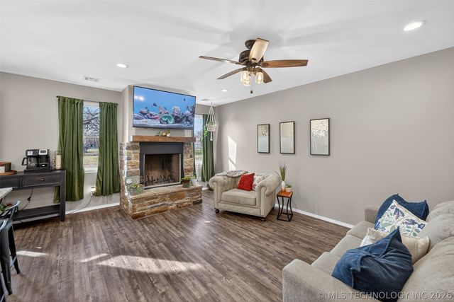 315 S Maple Street, Oologah, OK 74053