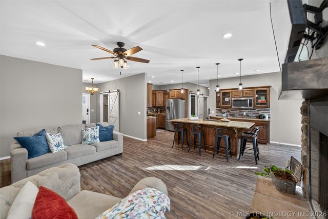 315 S Maple Street, Oologah, OK 74053