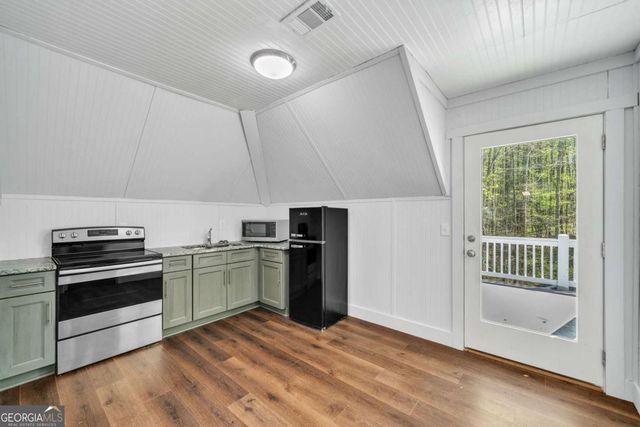 174 Golden Springs Drive, Jasper, GA 30143