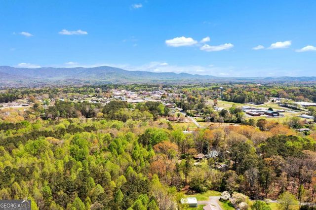 174 Golden Springs Drive, Jasper, GA 30143