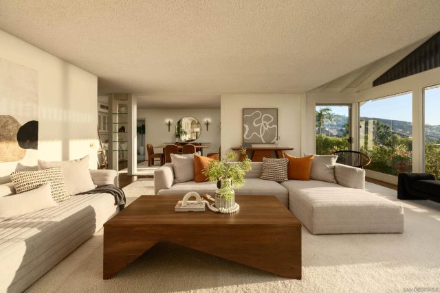 2586 Calle Del Oro, San Diego, CA 92037