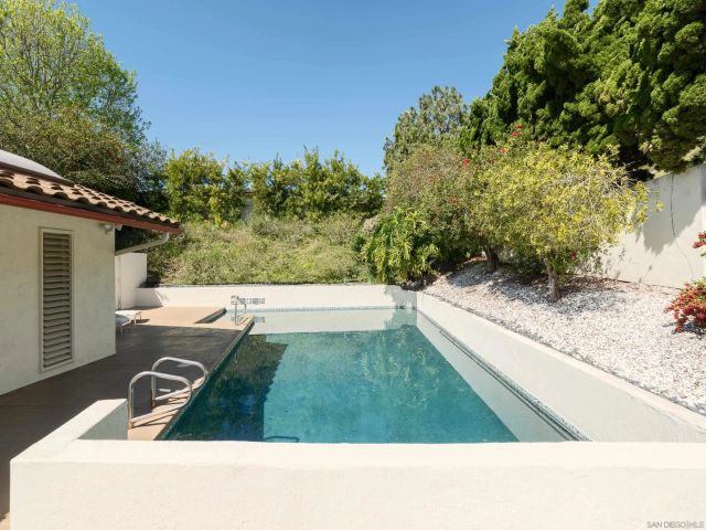 2586 Calle Del Oro, San Diego, CA 92037