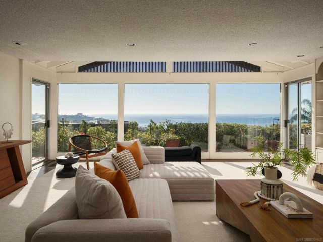 2586 Calle Del Oro, San Diego, CA 92037