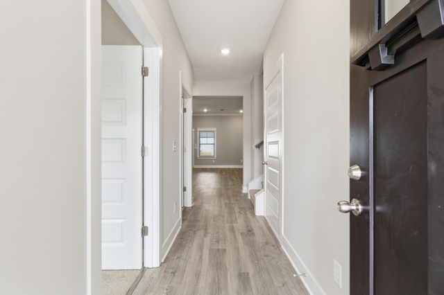 1422 Suzanne Drive, Murfreesboro, TN 37128