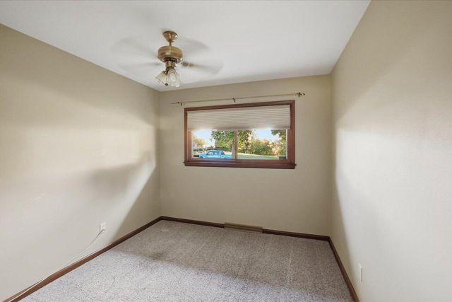 5935 N 117th STREET, Milwaukee, WI 53225