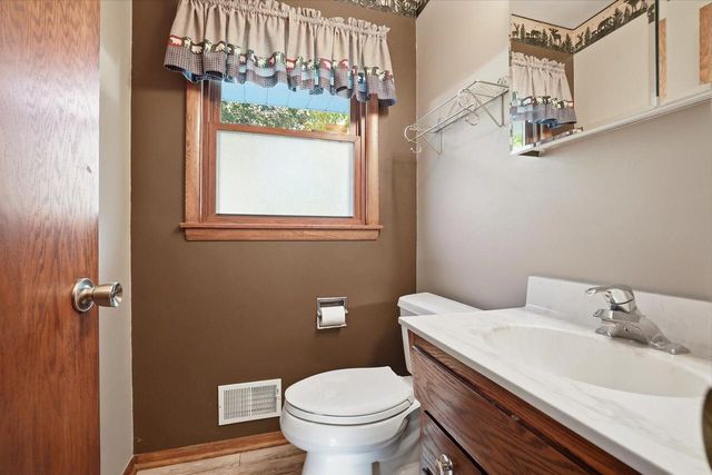 5935 N 117th STREET, Milwaukee, WI 53225