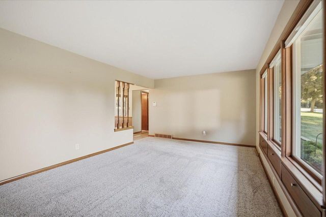 5935 N 117th STREET, Milwaukee, WI 53225