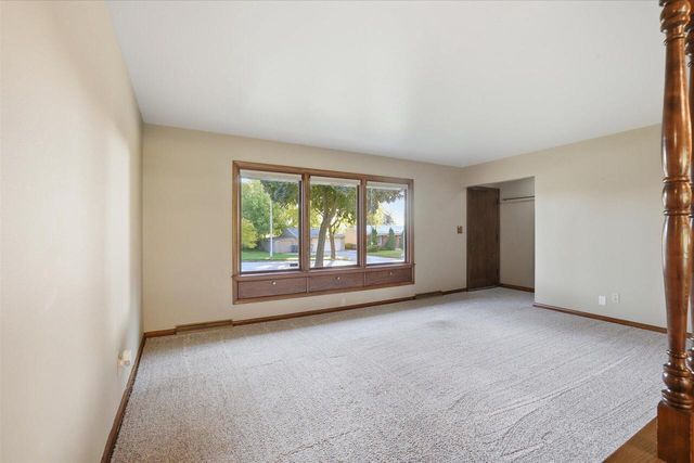 5935 N 117th STREET, Milwaukee, WI 53225