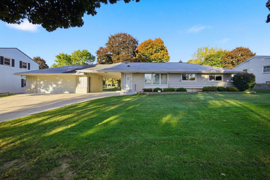 5935 N 117th STREET, Milwaukee, WI 53225