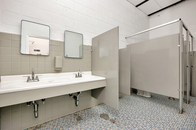 81 S Long Beach Avenue, Freeport, NY 11520