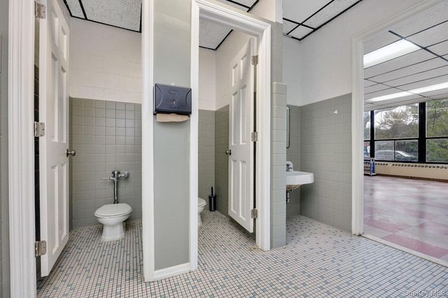 81 S Long Beach Avenue, Freeport, NY 11520