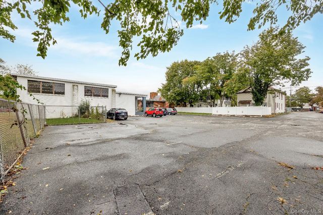 81 S Long Beach Avenue, Freeport, NY 11520