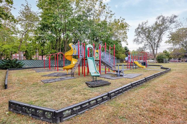 81 S Long Beach Avenue, Freeport, NY 11520