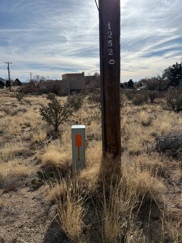 12520 Elena Drive NE, Albuquerque, NM 87122