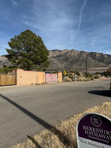 12520 Elena Drive NE, Albuquerque, NM 87122
