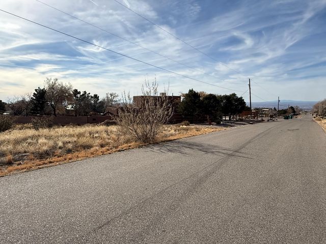 12520 Elena Drive NE, Albuquerque, NM 87122