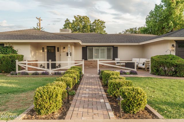 4231 E WELDON Avenue, Phoenix, AZ 85018