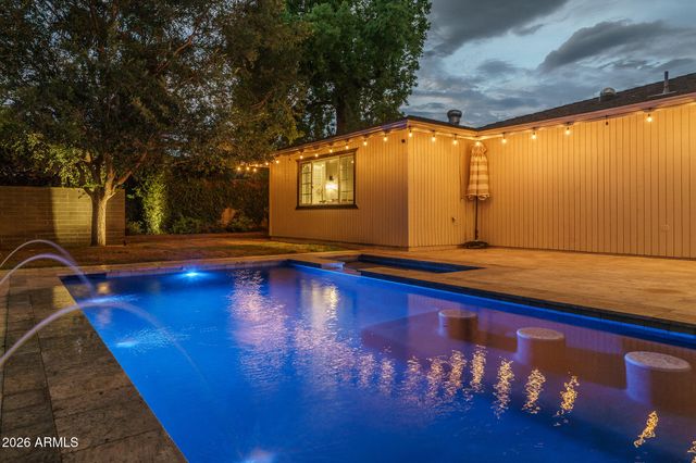 4231 E WELDON Avenue, Phoenix, AZ 85018