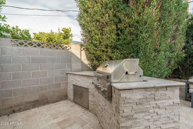 4231 E WELDON Avenue, Phoenix, AZ 85018