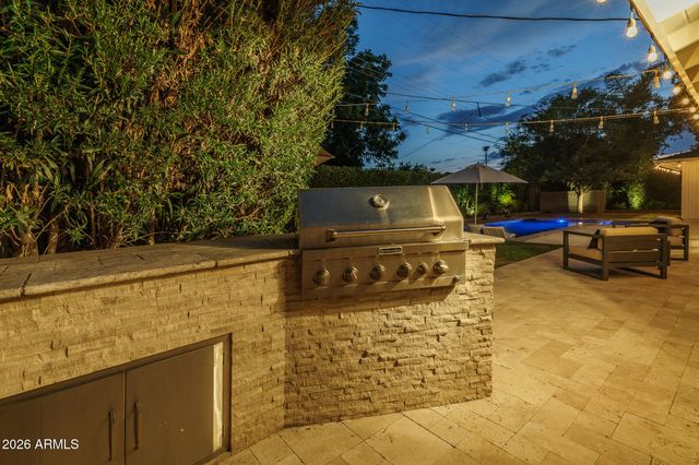4231 E WELDON Avenue, Phoenix, AZ 85018