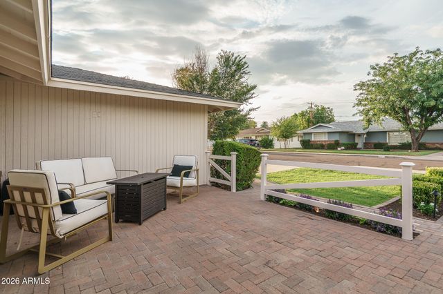 4231 E WELDON Avenue, Phoenix, AZ 85018