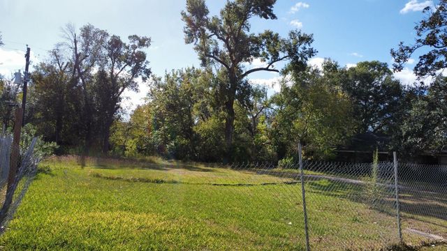 6147 Reamer Street, Houston, TX 77074