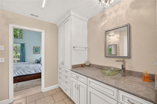 5360 NE 1ST LANE, Ocala, FL 34470