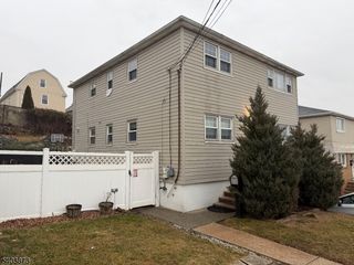 53 Devon Ter, Kearny Town, NJ 07032