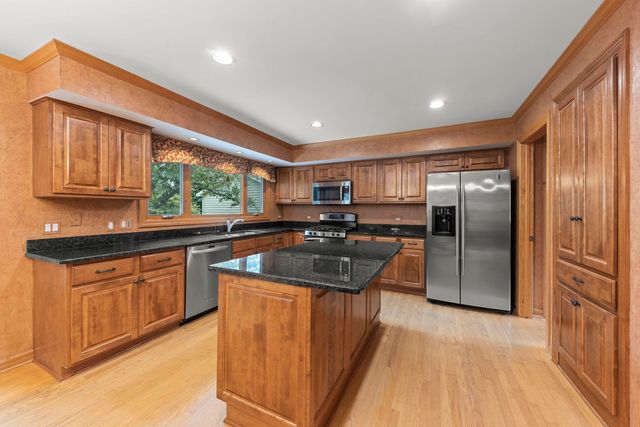 8S765 Singletree Lane, Naperville, IL 60565