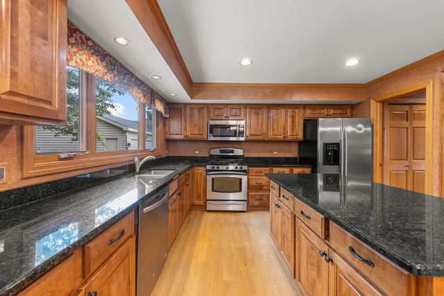 8S765 Singletree Lane, Naperville, IL 60565