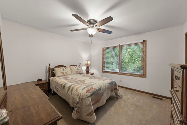 8S765 Singletree Lane, Naperville, IL 60565