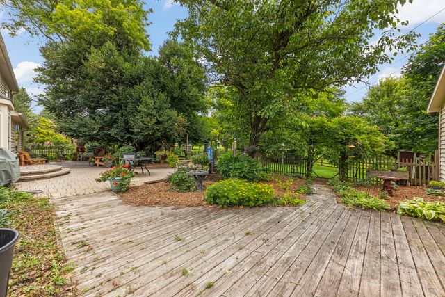 8S765 Singletree Lane, Naperville, IL 60565