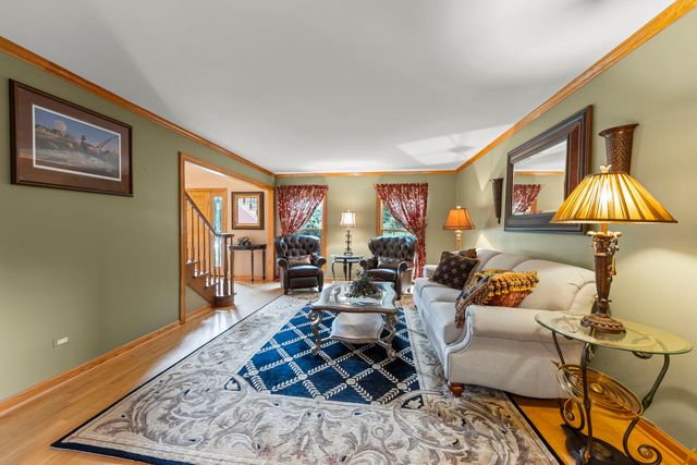 8S765 Singletree Lane, Naperville, IL 60565