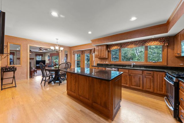 8S765 Singletree Lane, Naperville, IL 60565
