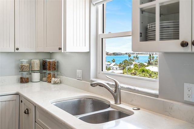 555 GULF WAY 6S, St Pete Beach, FL 33706
