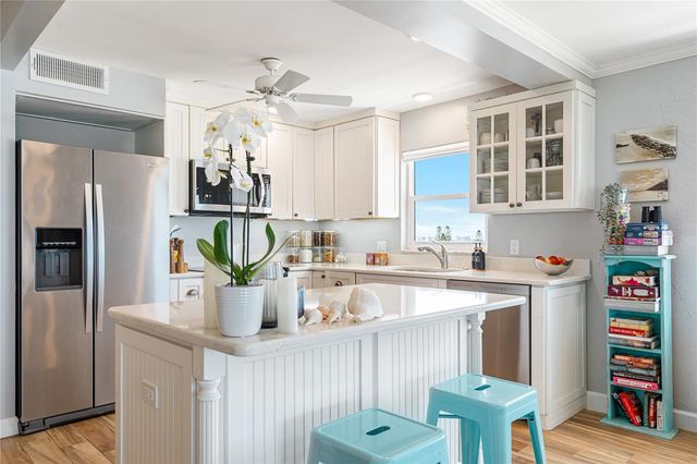 555 GULF WAY 6S, St Pete Beach, FL 33706