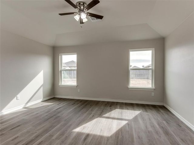 11112 NW 99th Street, Yukon, OK 73099