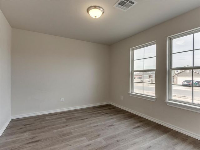 11112 NW 99th Street, Yukon, OK 73099