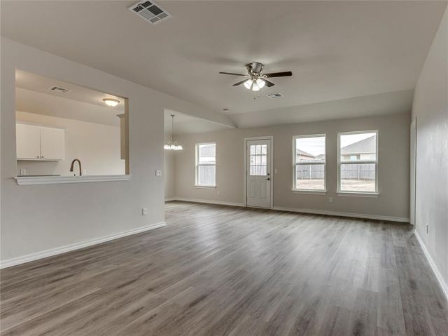 11112 NW 99th Street, Yukon, OK 73099