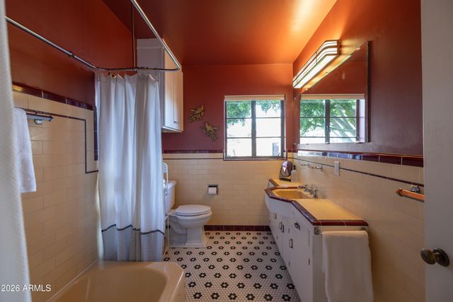 530 W WILSHIRE Drive, Phoenix, AZ 85003