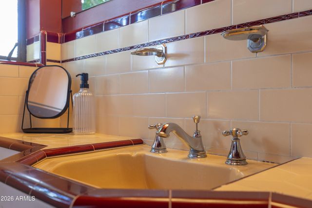 530 W WILSHIRE Drive, Phoenix, AZ 85003