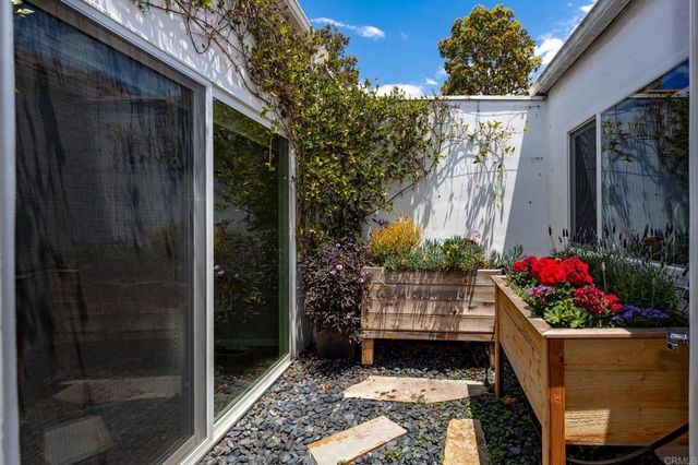 4980 Delos Way, Oceanside, CA 92056